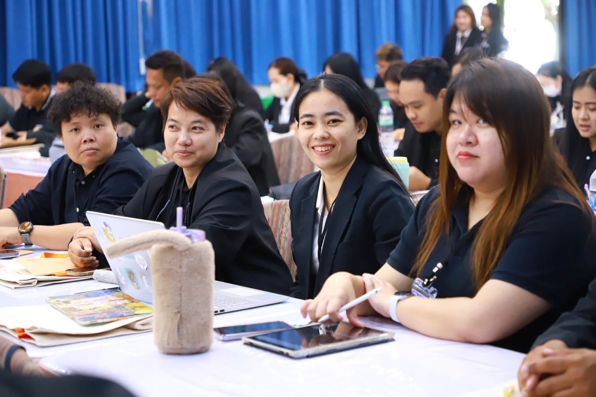 title - รองเลขาธิการ ส.ป.ก. เปิดอบรมหลักสูตร นปต. รุ่นที่ 8 ดันข้าราชการเปลี่ยนบทบาทสู่ “ผู้นำทีม” พร้อมขับเคลื่อนยุทธศาสตร์ชาติ